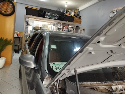 Negocio Autobotique Hels Cars