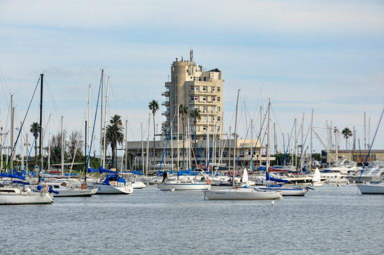 Beneficios del polarizado arquitectónico en hoteles y restaurantes del puerto de Veracruz